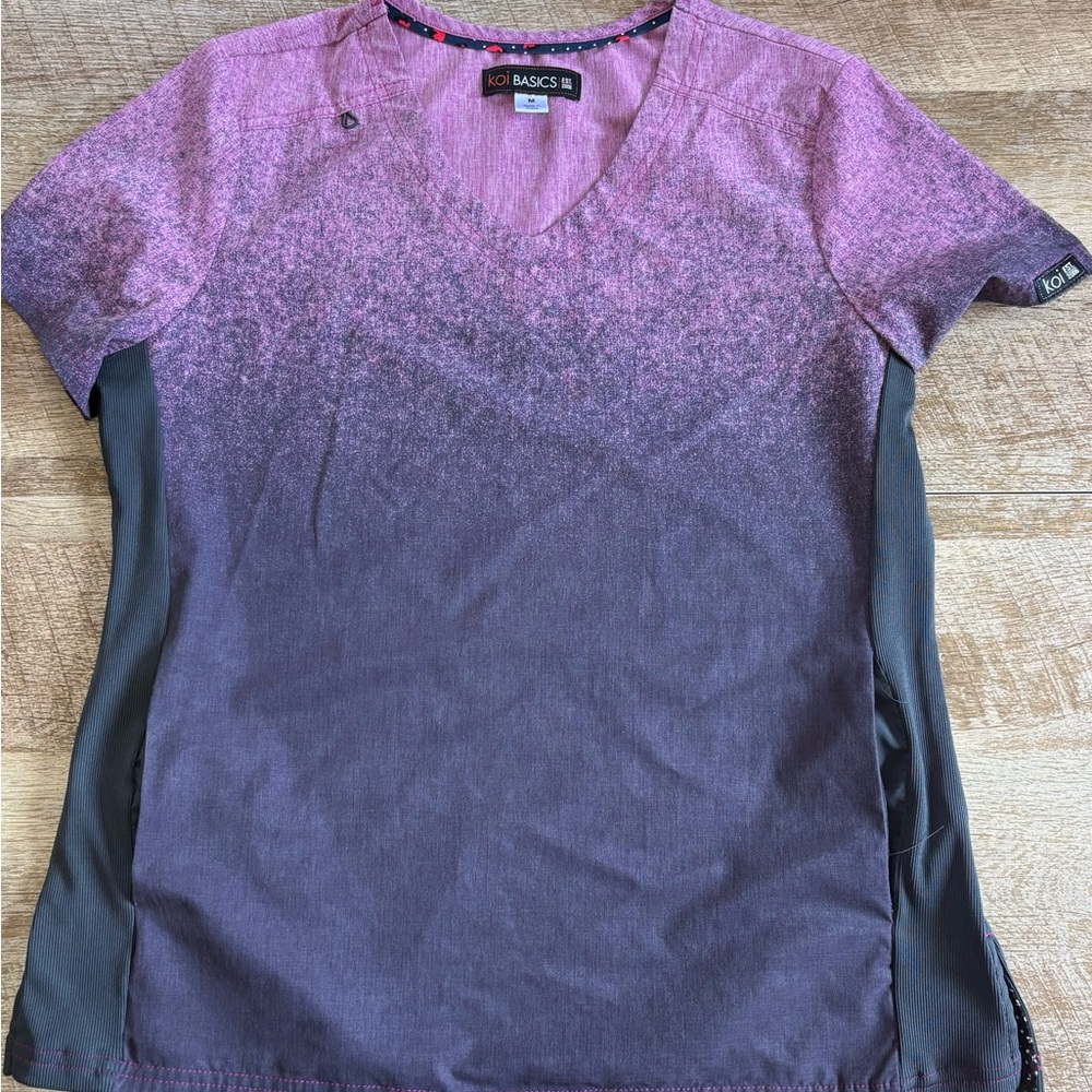 koi Ombre Pink to Gray Short Sleeve Scrub Top
